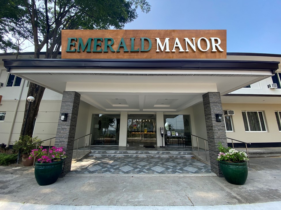 Emerald Manor by Crown Peak