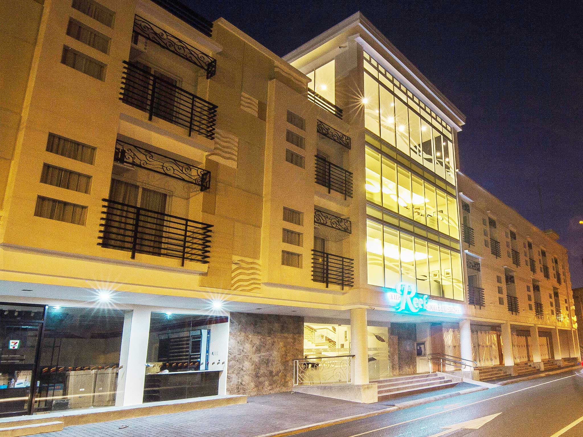 Reef Hotel and Residences